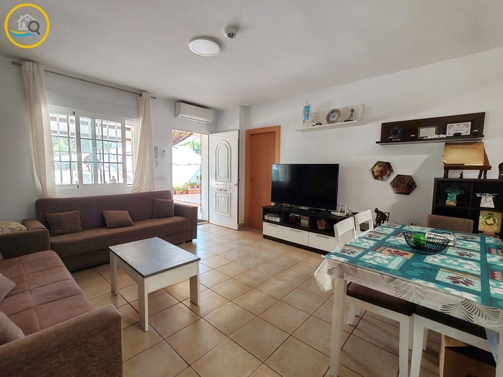 3 bedroom Villa for sale in Pinar de Campoverde with garage - € 345,000 (Ref: 10163504)