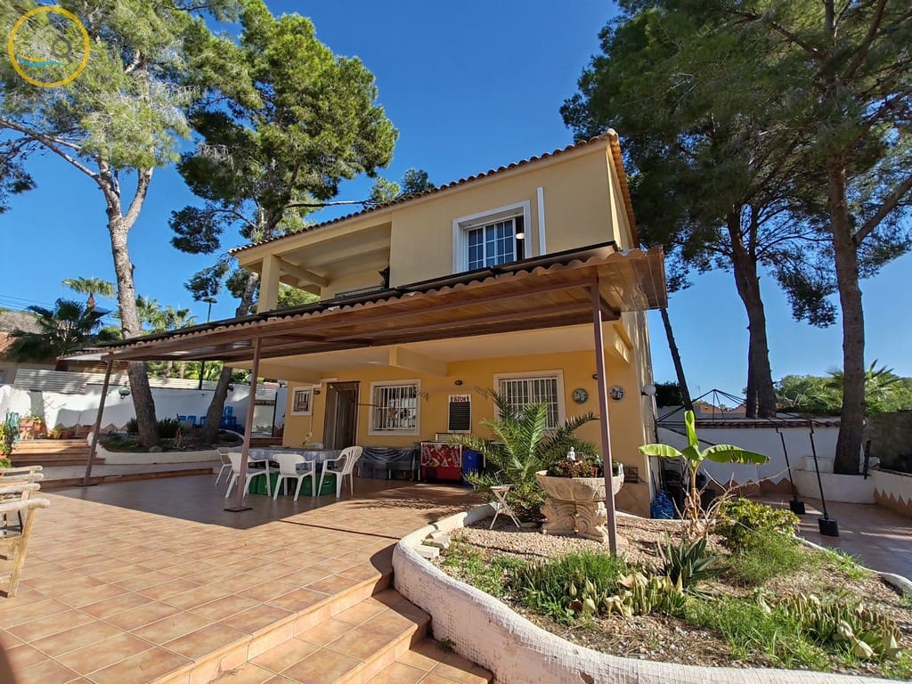 3 bedroom Villa for sale in Pinar de Campoverde with garage - € 345,000 (Ref: 10163504)