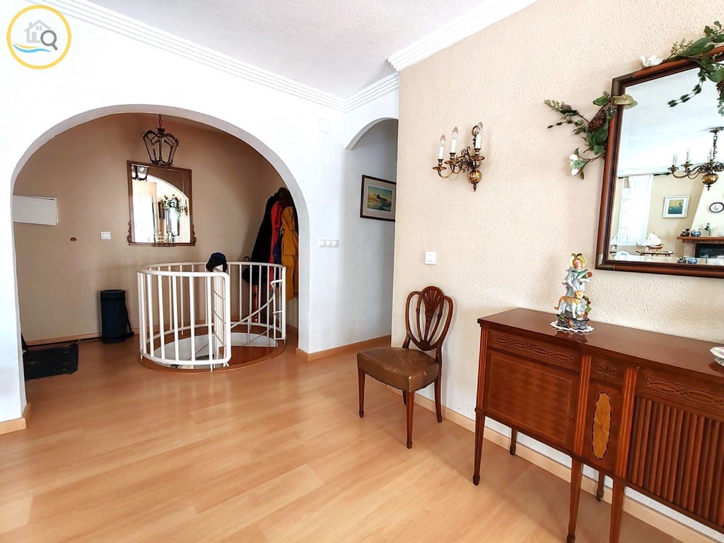 5 camera da letto Villa in vendita in Pinar de Campoverde con piscina garage - 450.000 € (Rif: 8555691)