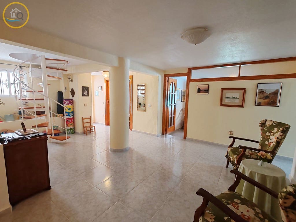 5 camera da letto Villa in vendita in Pinar de Campoverde con piscina garage - 450.000 € (Rif: 8555691)