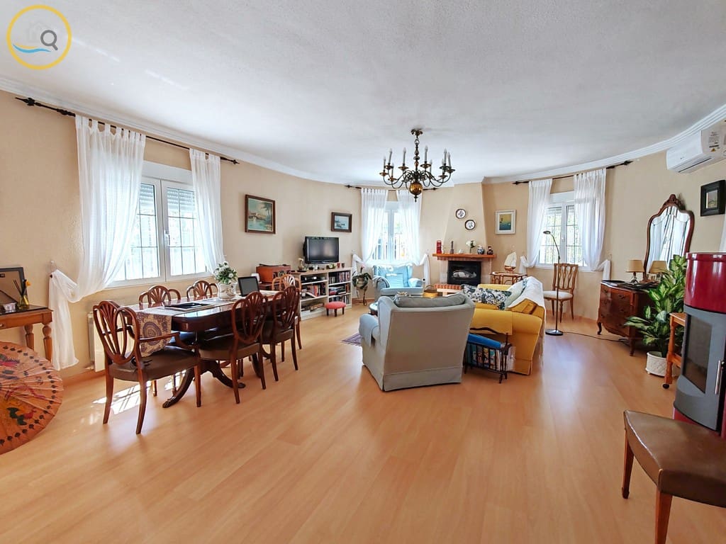 5 camera da letto Villa in vendita in Pinar de Campoverde con piscina garage - 450.000 € (Rif: 8555691)