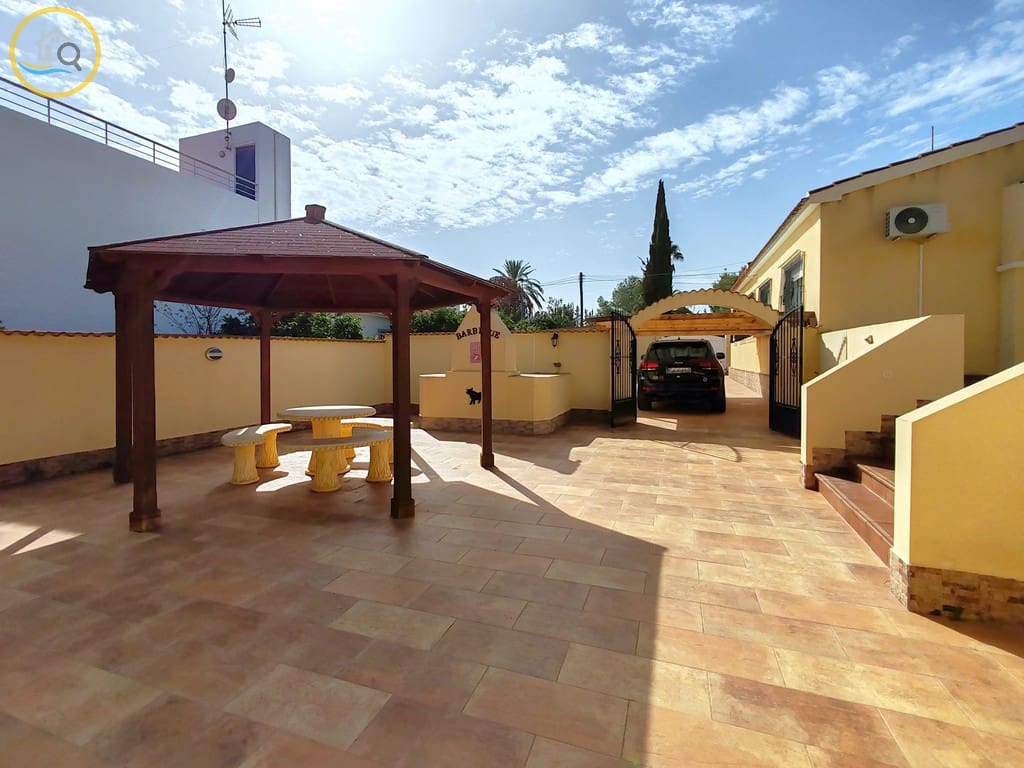 4 makuuhuone Huvila myytävänä paikassa Pinar de Campoverde mukana uima-altaan - 439 998 € (Ref: 8623037)