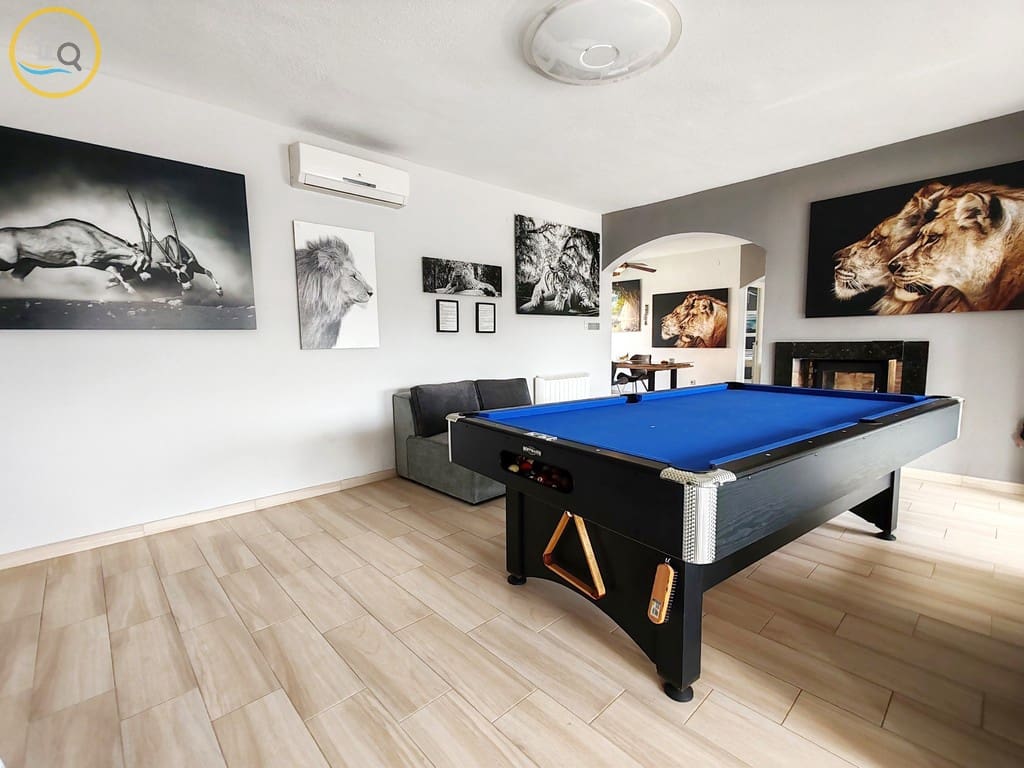 4 makuuhuone Huvila myytävänä paikassa Pinar de Campoverde mukana uima-altaan - 439 998 € (Ref: 8623037)