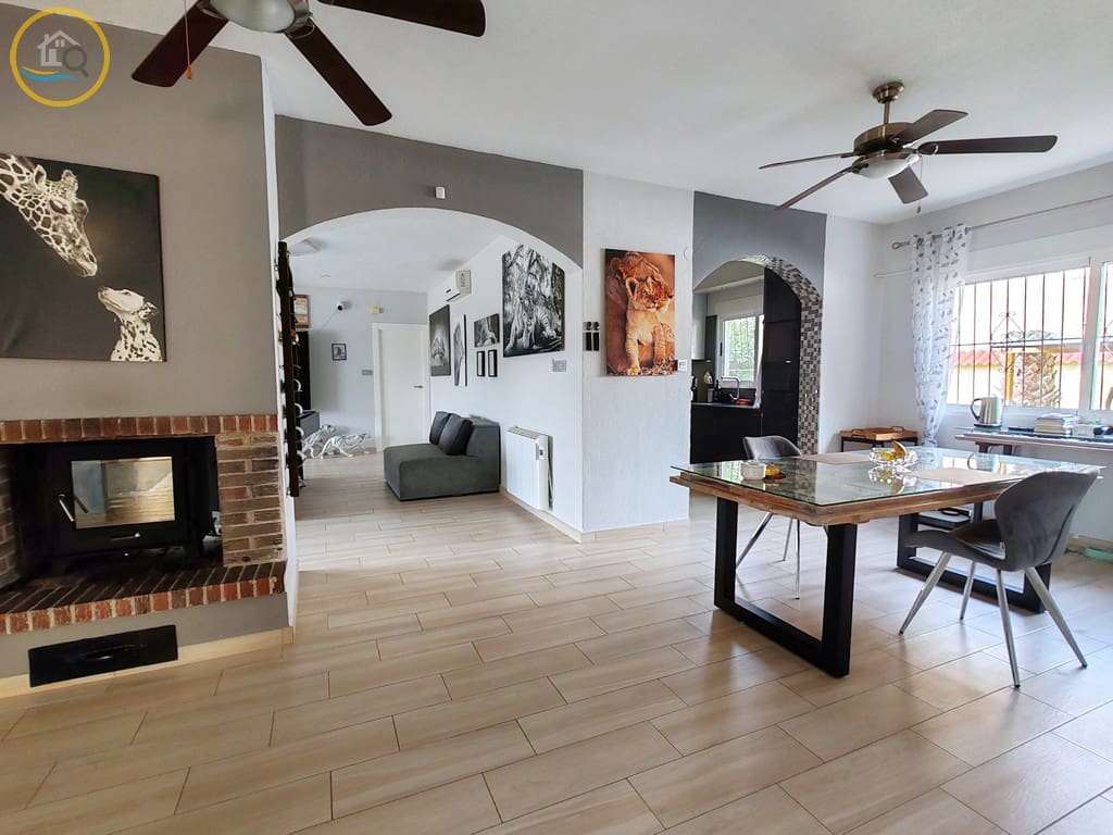 4 makuuhuone Huvila myytävänä paikassa Pinar de Campoverde mukana uima-altaan - 439 998 € (Ref: 8623037)