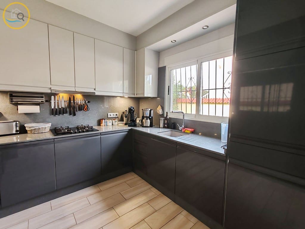 4 makuuhuone Huvila myytävänä paikassa Pinar de Campoverde mukana uima-altaan - 439 998 € (Ref: 8623037)