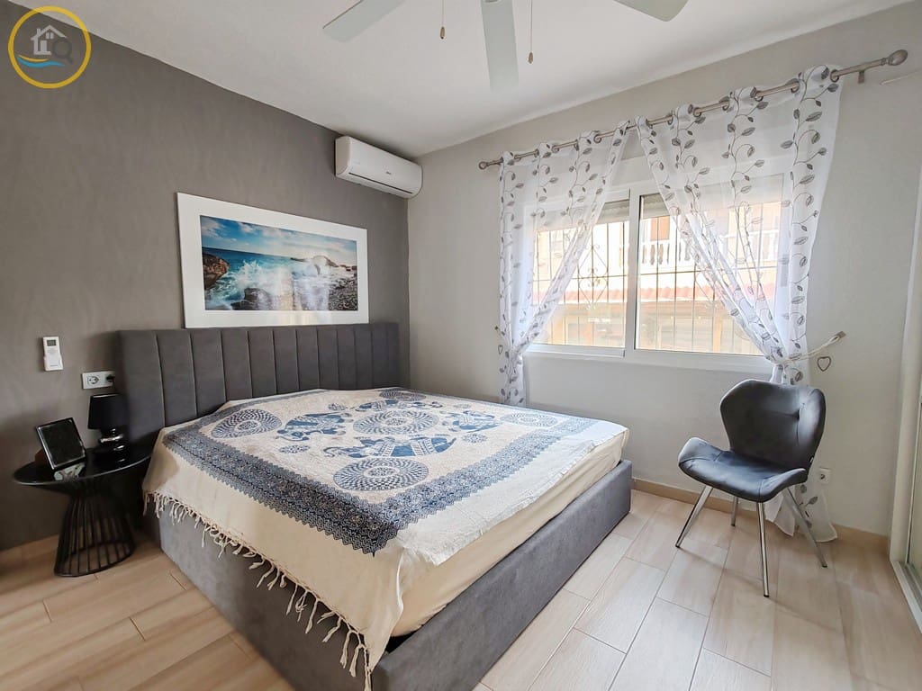 4 makuuhuone Huvila myytävänä paikassa Pinar de Campoverde mukana uima-altaan - 439 998 € (Ref: 8623037)