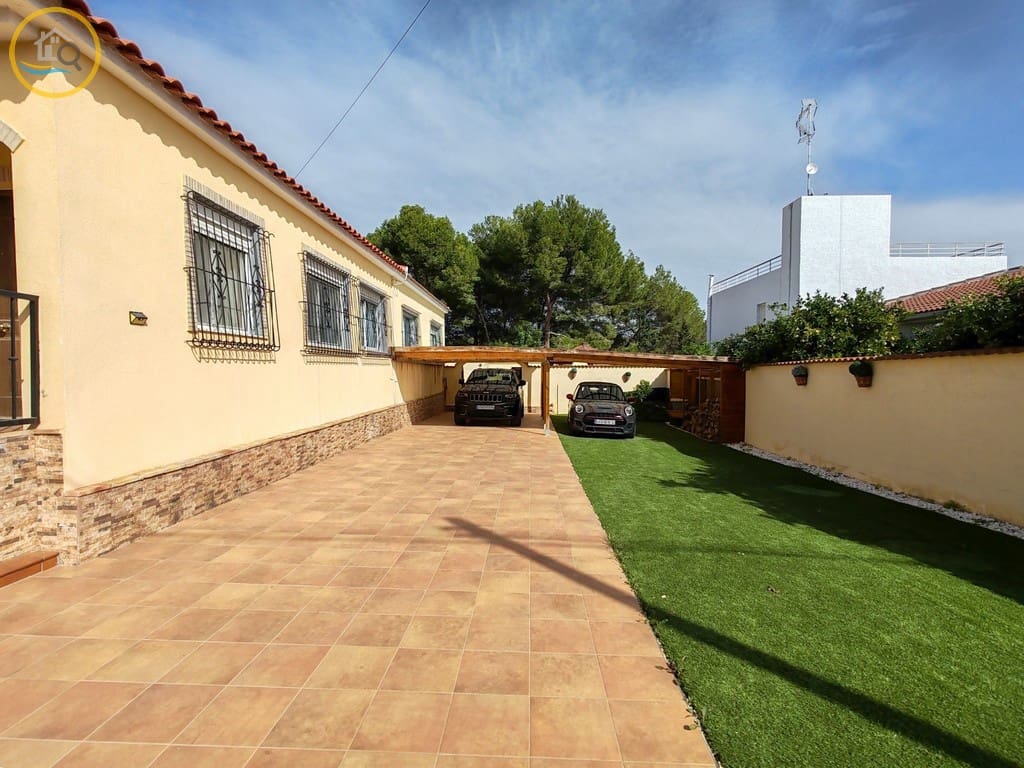 4 makuuhuone Huvila myytävänä paikassa Pinar de Campoverde mukana uima-altaan - 439 998 € (Ref: 8623037)