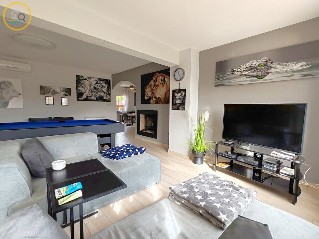 4 makuuhuone Huvila myytävänä paikassa Pinar de Campoverde mukana uima-altaan - 439 998 € (Ref: 8623037)