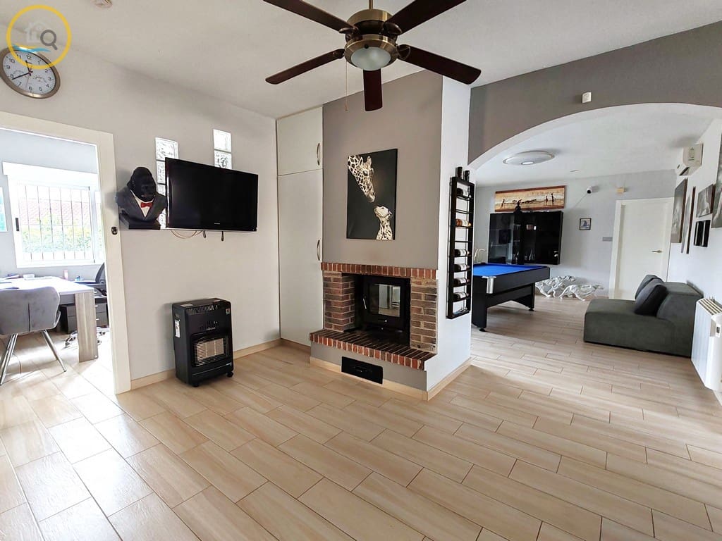 4 makuuhuone Huvila myytävänä paikassa Pinar de Campoverde mukana uima-altaan - 439 998 € (Ref: 8623037)