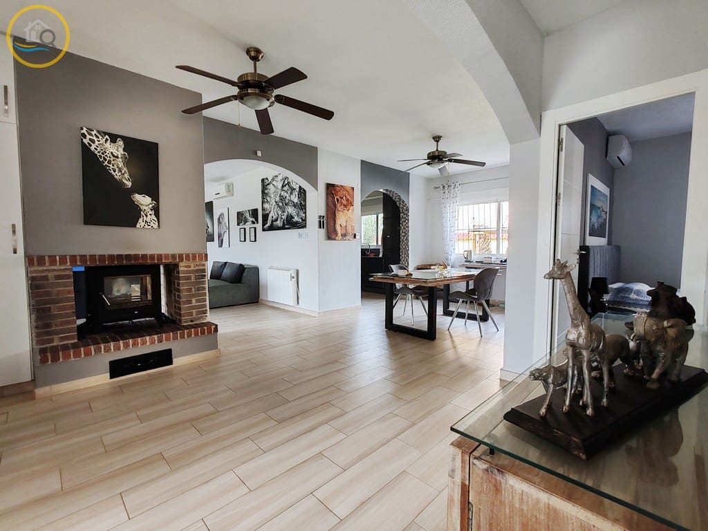 4 makuuhuone Huvila myytävänä paikassa Pinar de Campoverde mukana uima-altaan - 439 998 € (Ref: 8623037)