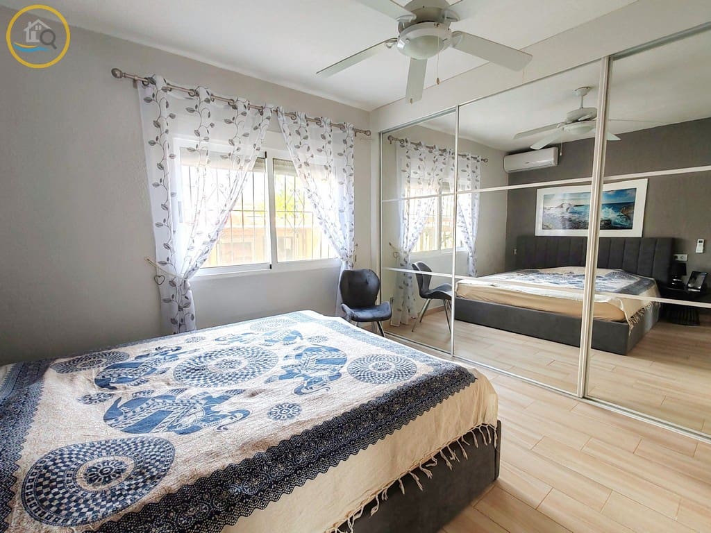 4 makuuhuone Huvila myytävänä paikassa Pinar de Campoverde mukana uima-altaan - 439 998 € (Ref: 8623037)