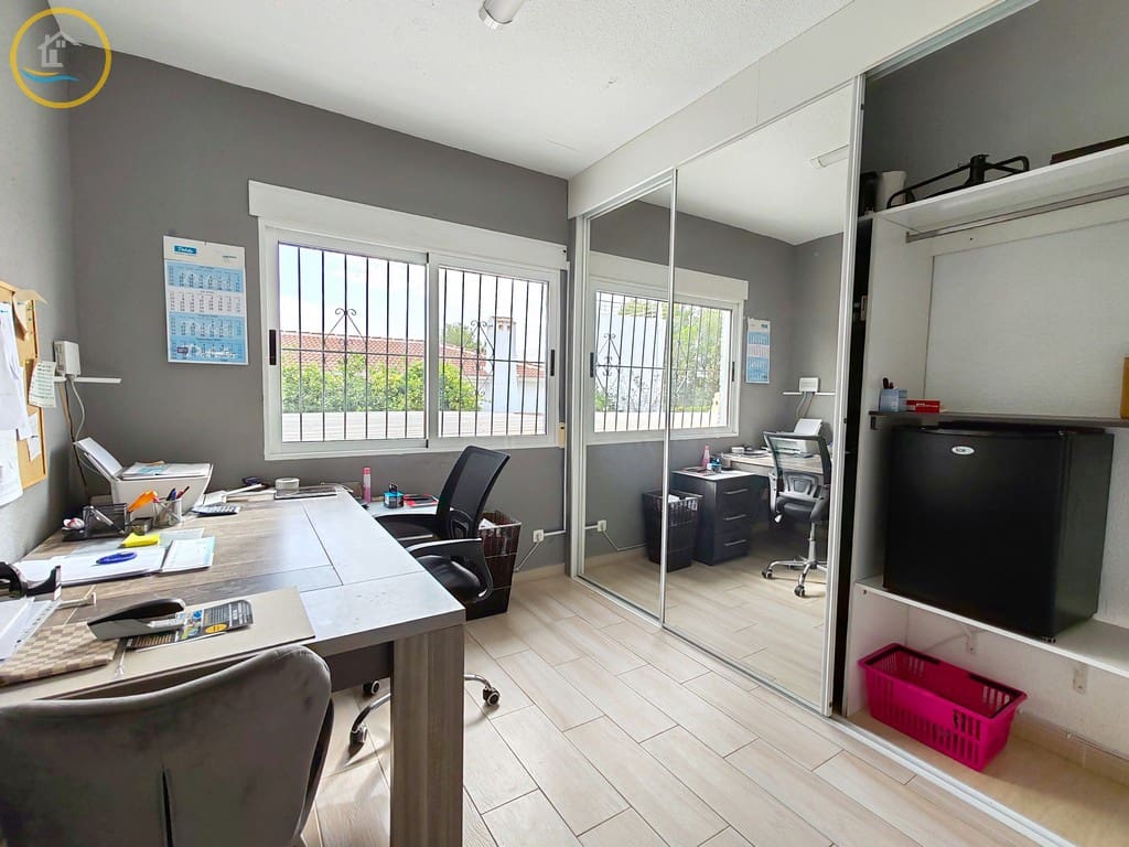 4 makuuhuone Huvila myytävänä paikassa Pinar de Campoverde mukana uima-altaan - 439 998 € (Ref: 8623037)