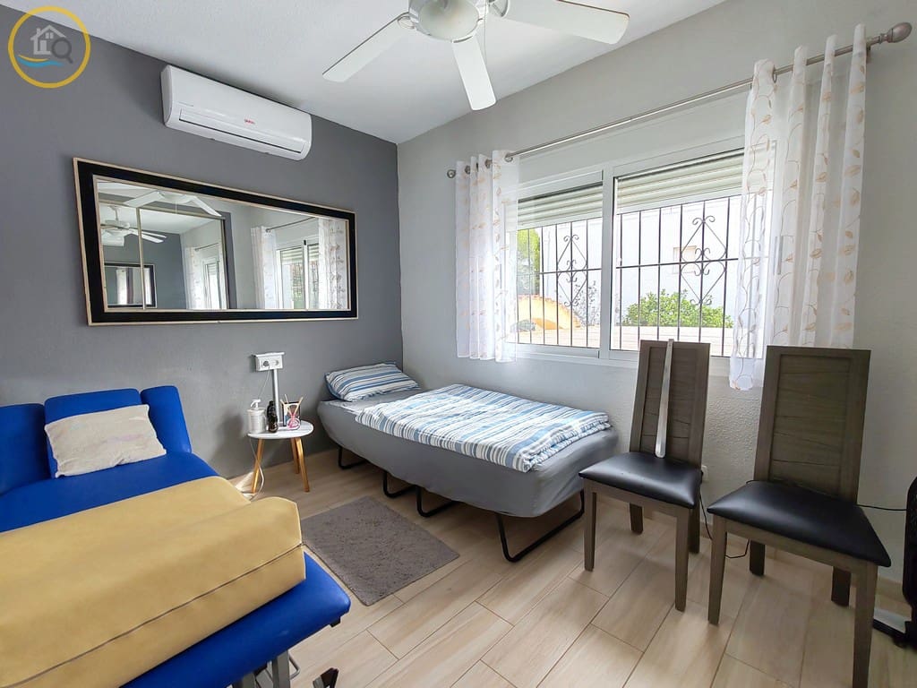 4 makuuhuone Huvila myytävänä paikassa Pinar de Campoverde mukana uima-altaan - 439 998 € (Ref: 8623037)