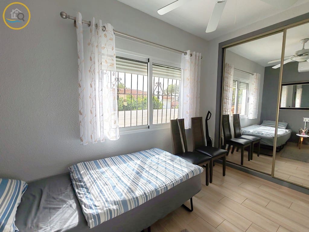 4 makuuhuone Huvila myytävänä paikassa Pinar de Campoverde mukana uima-altaan - 439 998 € (Ref: 8623037)