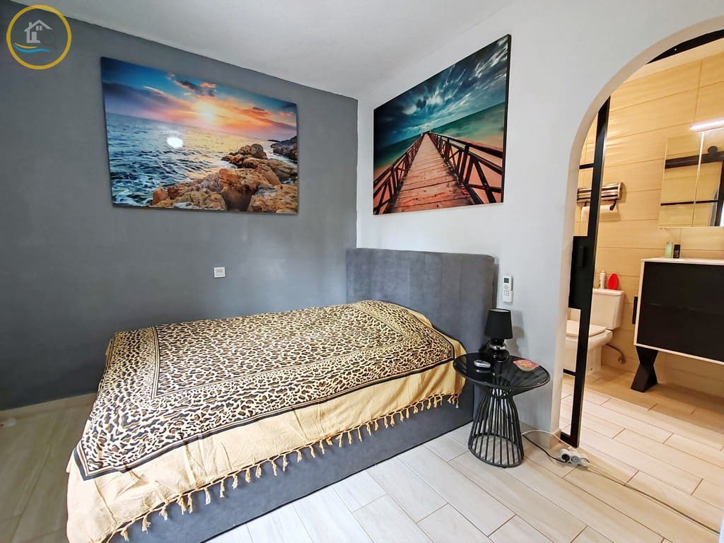 4 makuuhuone Huvila myytävänä paikassa Pinar de Campoverde mukana uima-altaan - 439 998 € (Ref: 8623037)