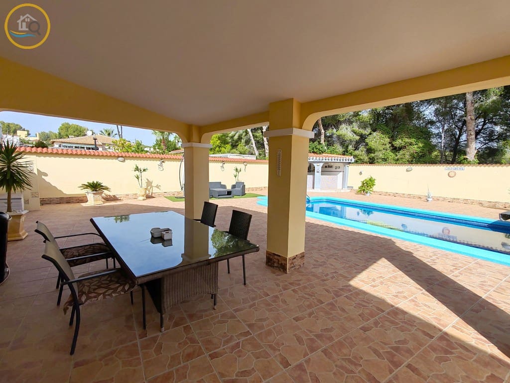 4 makuuhuone Huvila myytävänä paikassa Pinar de Campoverde mukana uima-altaan - 439 998 € (Ref: 8623037)