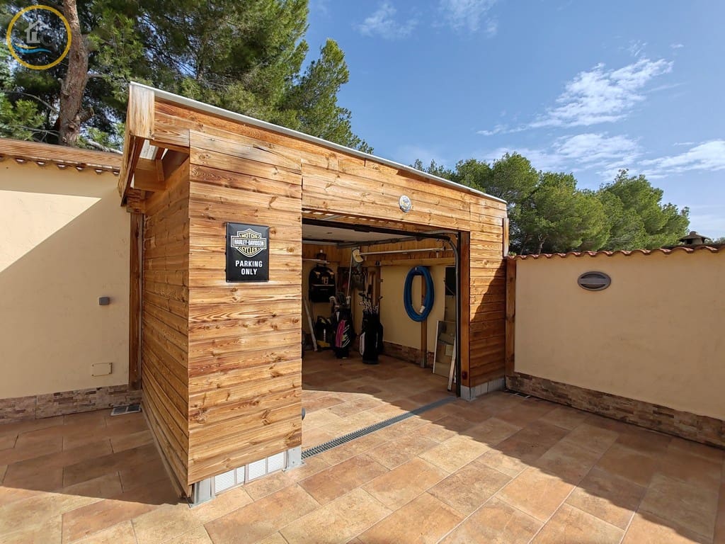 4 makuuhuone Huvila myytävänä paikassa Pinar de Campoverde mukana uima-altaan - 439 998 € (Ref: 8623037)