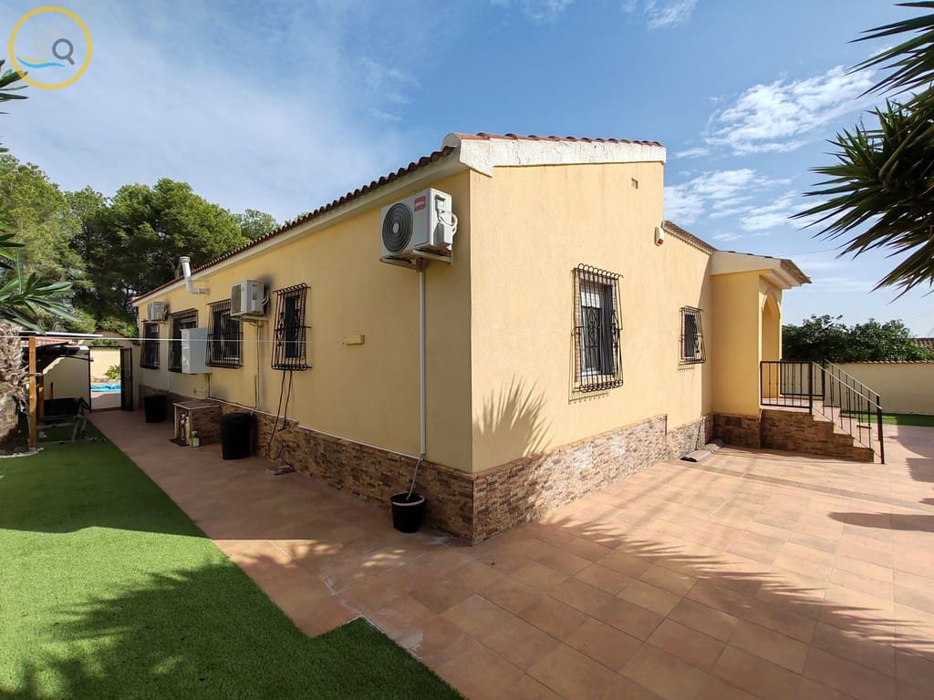 4 makuuhuone Huvila myytävänä paikassa Pinar de Campoverde mukana uima-altaan - 439 998 € (Ref: 8623037)