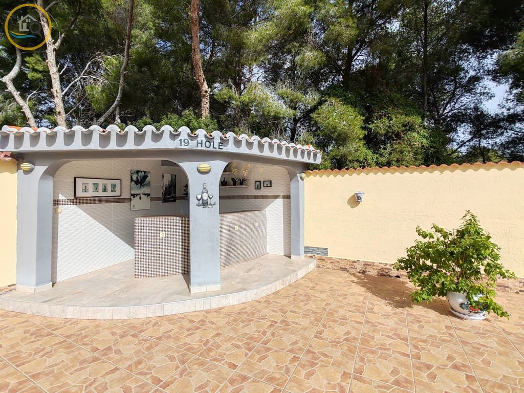 4 makuuhuone Huvila myytävänä paikassa Pinar de Campoverde mukana uima-altaan - 439 998 € (Ref: 8623037)