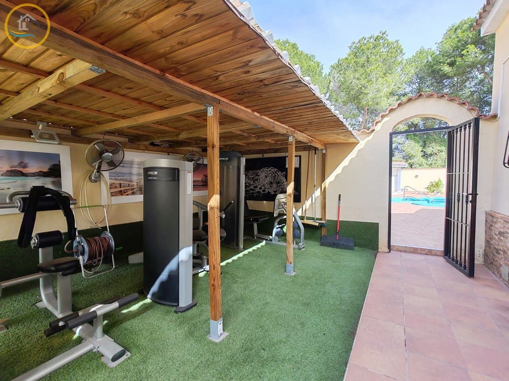 4 makuuhuone Huvila myytävänä paikassa Pinar de Campoverde mukana uima-altaan - 439 998 € (Ref: 8623037)