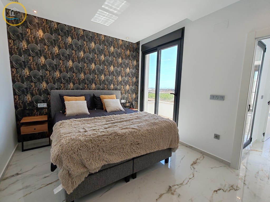 3 bedroom Villa for sale in Pilar de la Horadada with pool garage - € 389,000 (Ref: 8904060)