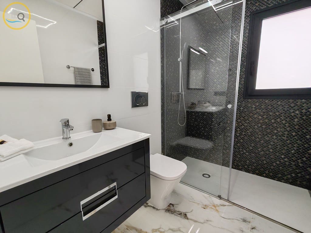 3 bedroom Villa for sale in Pilar de la Horadada with pool garage - € 389,000 (Ref: 8904060)