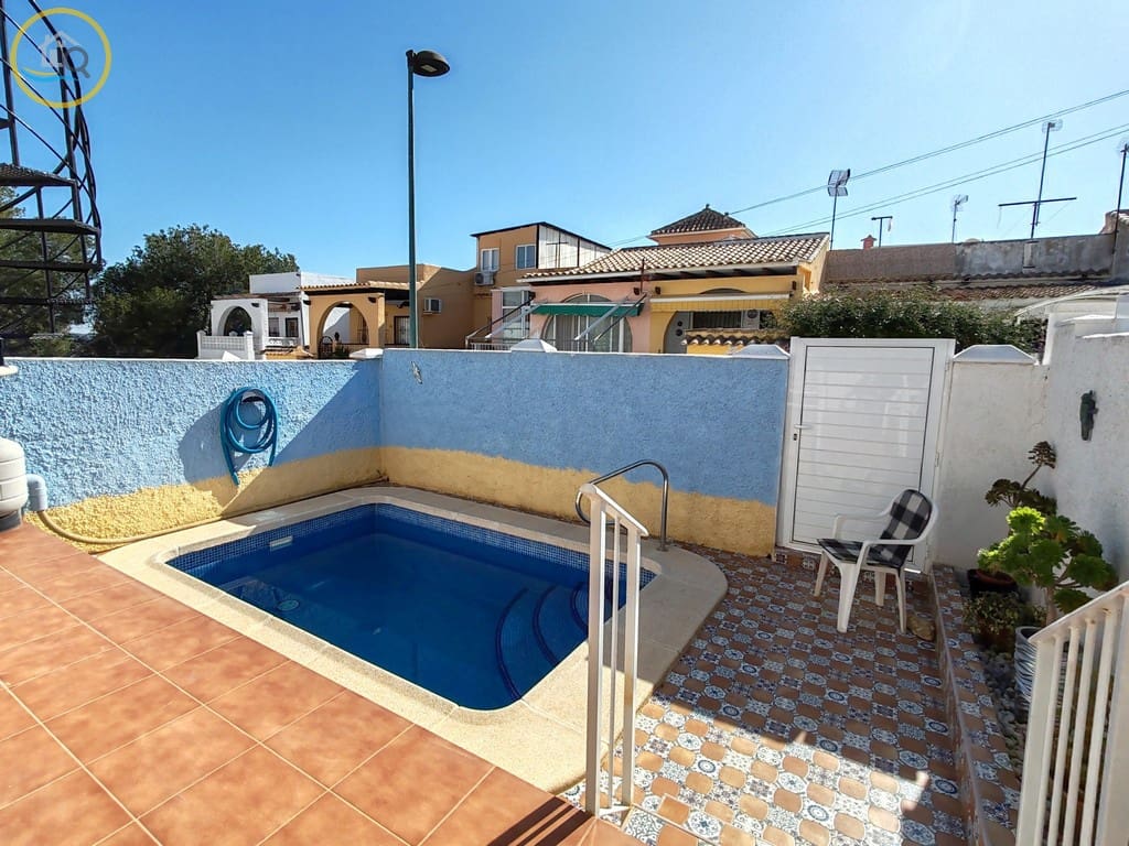 2 soveværelse Rækkehus til salg i Pinar de Campoverde med swimmingpool - € 154.000 (Ref: 8922159)