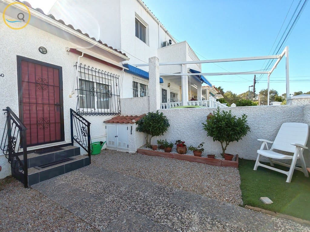 2 soveværelse Rækkehus til salg i Pinar de Campoverde med swimmingpool - € 154.000 (Ref: 8922159)