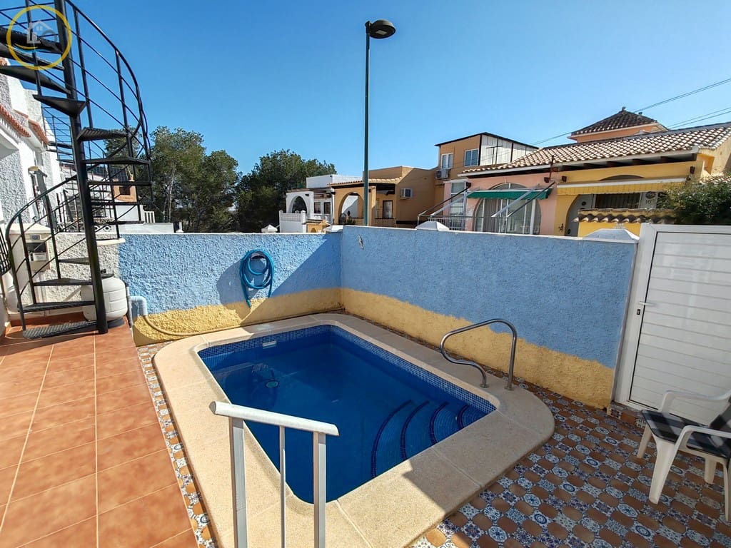 2 soveværelse Rækkehus til salg i Pinar de Campoverde med swimmingpool - € 154.000 (Ref: 8922159)