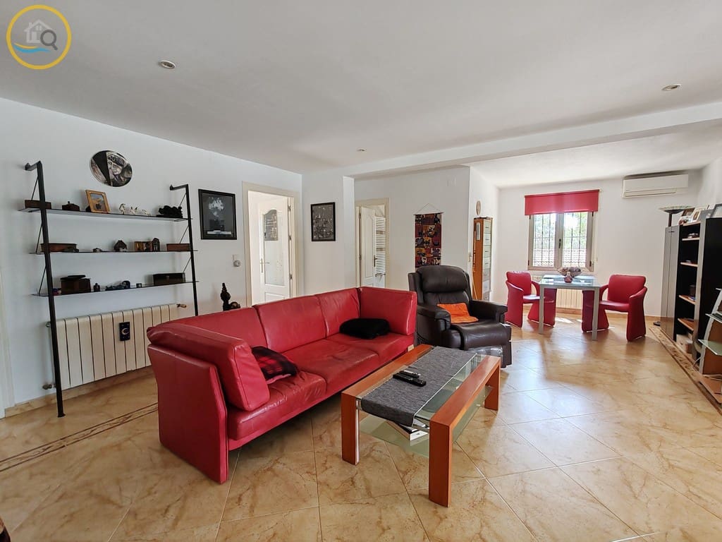 3 sypialnia Willa na sprzedaż w Pilar de la Horadada z basenem garażem - 435 000 € (Ref: 8960764)