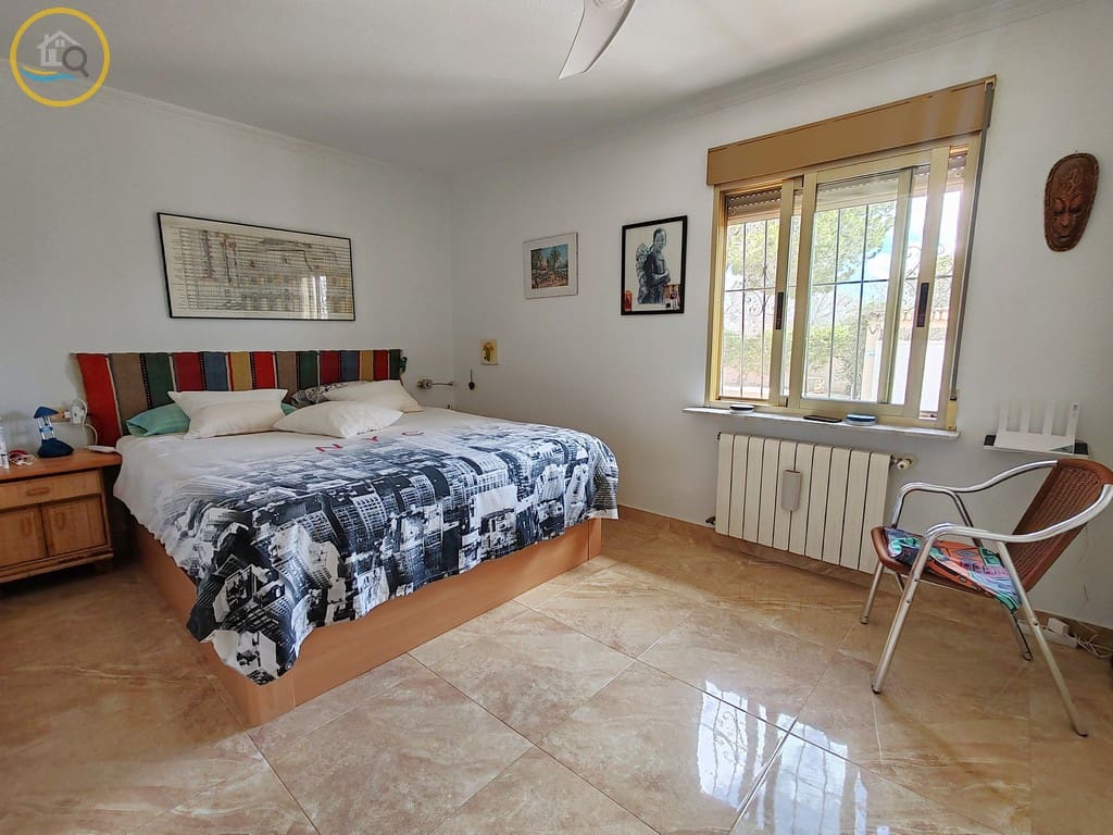 3 sypialnia Willa na sprzedaż w Pilar de la Horadada z basenem garażem - 435 000 € (Ref: 8960764)