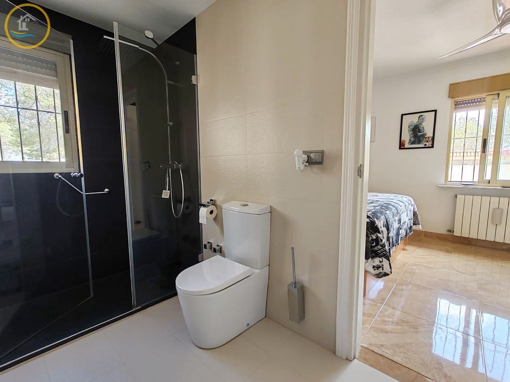 3 sypialnia Willa na sprzedaż w Pilar de la Horadada z basenem garażem - 435 000 € (Ref: 8960764)