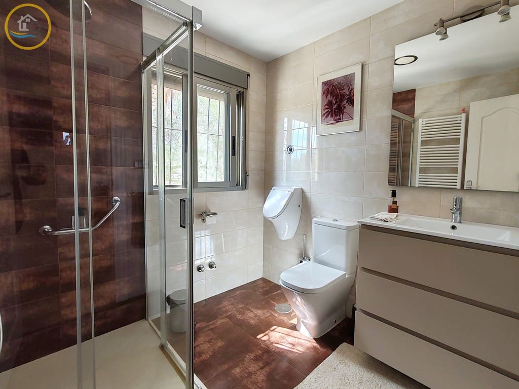 3 sypialnia Willa na sprzedaż w Pilar de la Horadada z basenem garażem - 435 000 € (Ref: 8960764)