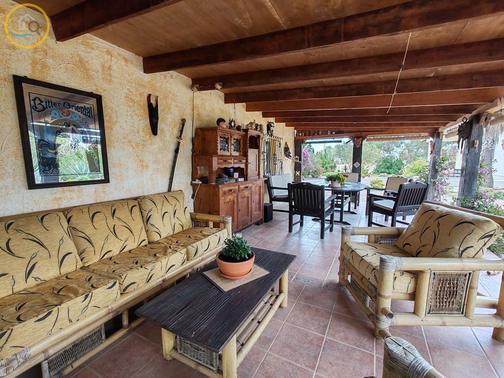 3 sypialnia Willa na sprzedaż w Pilar de la Horadada z basenem garażem - 435 000 € (Ref: 8960764)