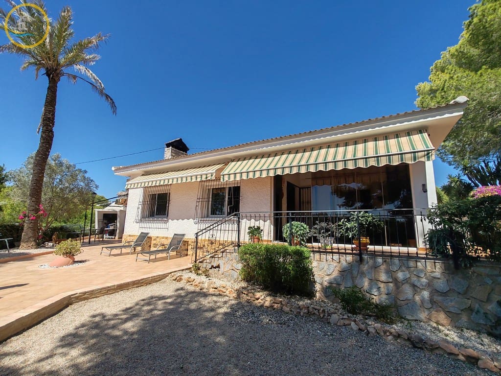 4 soveværelse Villa til salg i Pinar de Campoverde med swimmingpool garage - € 625.000 (Ref: 9227820)