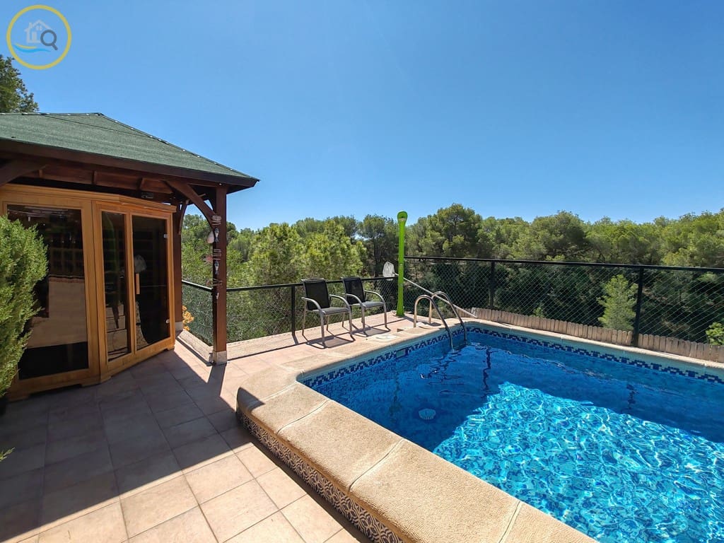 4 soveværelse Villa til salg i Pinar de Campoverde med swimmingpool garage - € 625.000 (Ref: 9227820)