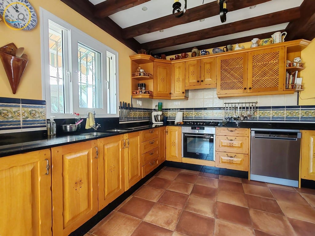 4 soveværelse Villa til salg i Pinar de Campoverde med swimmingpool garage - € 625.000 (Ref: 9227820)