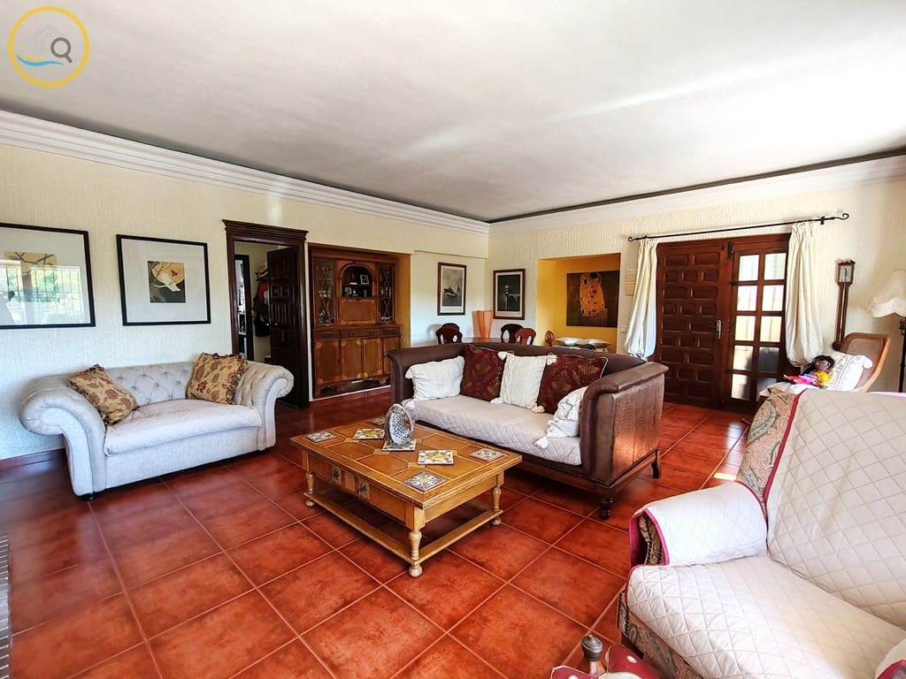 4 soveværelse Villa til salg i Pinar de Campoverde med swimmingpool garage - € 625.000 (Ref: 9227820)