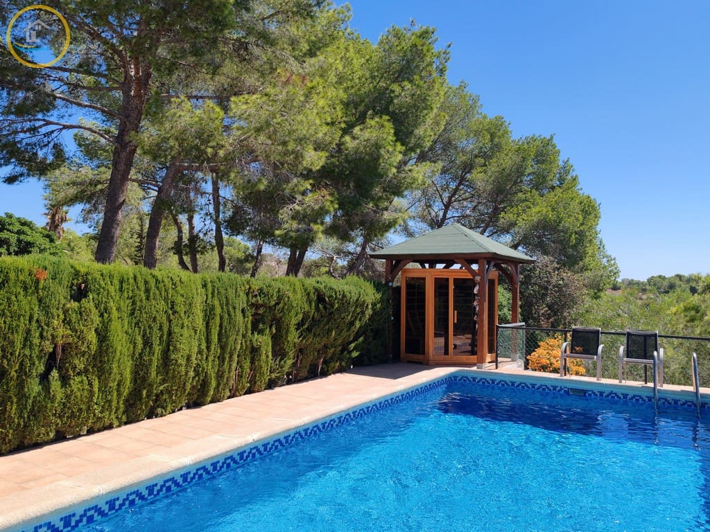 4 soveværelse Villa til salg i Pinar de Campoverde med swimmingpool garage - € 625.000 (Ref: 9227820)