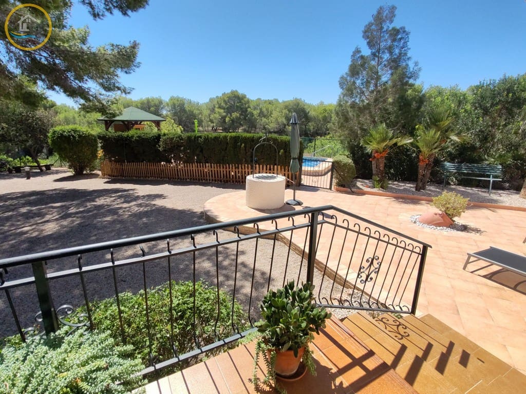 4 soveværelse Villa til salg i Pinar de Campoverde med swimmingpool garage - € 625.000 (Ref: 9227820)