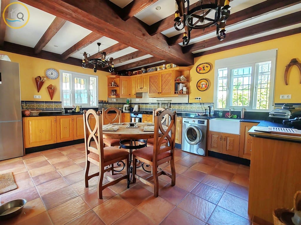 4 soveværelse Villa til salg i Pinar de Campoverde med swimmingpool garage - € 625.000 (Ref: 9227820)