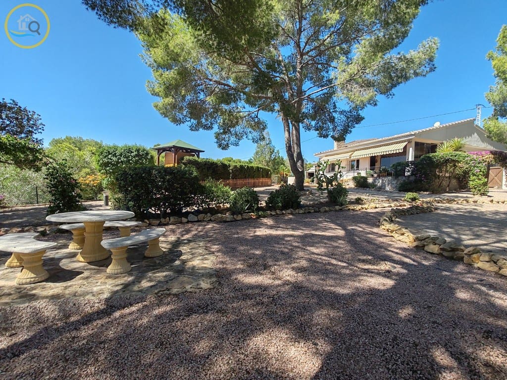 4 soveværelse Villa til salg i Pinar de Campoverde med swimmingpool garage - € 625.000 (Ref: 9227820)