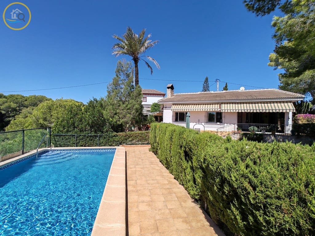 4 soveværelse Villa til salg i Pinar de Campoverde med swimmingpool garage - € 625.000 (Ref: 9227820)