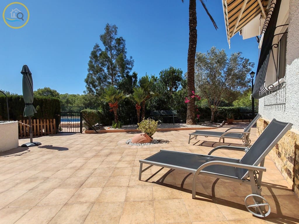 4 soveværelse Villa til salg i Pinar de Campoverde med swimmingpool garage - € 625.000 (Ref: 9227820)