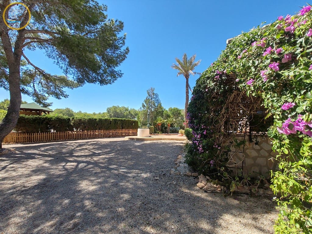 4 soveværelse Villa til salg i Pinar de Campoverde med swimmingpool garage - € 625.000 (Ref: 9227820)