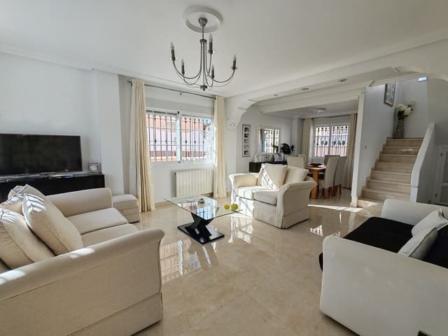 3 soverom Villa til salgs i Pinar de Campoverde, Pilar de la Horadada med svømmebasseng garasje - € 397 500 (Ref: 9369039)