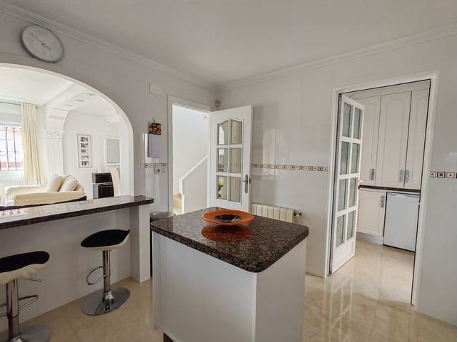 3 soverom Villa til salgs i Pinar de Campoverde, Pilar de la Horadada med svømmebasseng garasje - € 397 500 (Ref: 9369039)