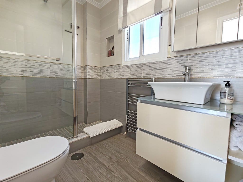 3 sypialnia Willa na sprzedaż w Pinar de Campoverde z basenem garażem - 397 500 € (Ref: 9369039)