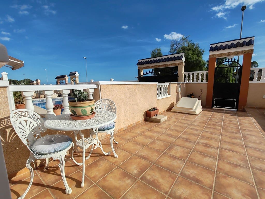 3 sypialnia Willa na sprzedaż w Pinar de Campoverde z basenem garażem - 397 500 € (Ref: 9369039)