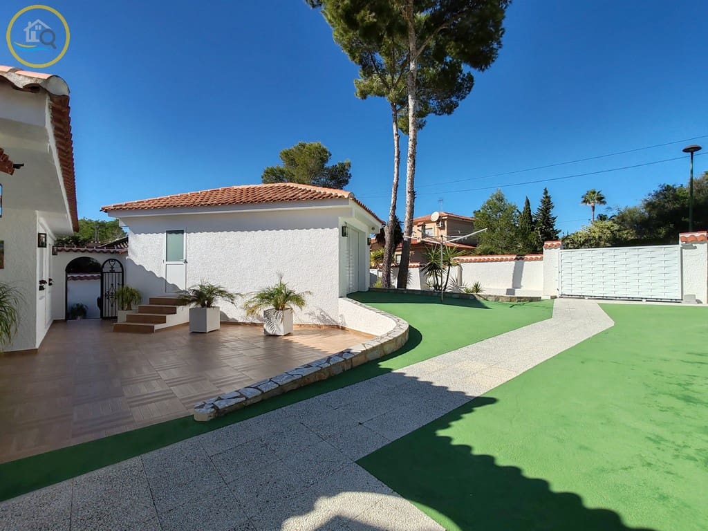 3 soveværelse Villa til salg i Pinar de Campoverde med swimmingpool garage - € 450.000 (Ref: 9369051)